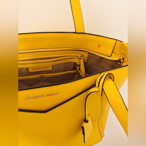 Michael Kors Sunny Yellow Shoulder Bag - Picture 5 of 7